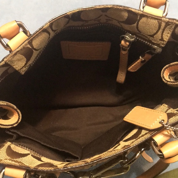 Natural tan official Coach Satchel - Picture 5 of 5